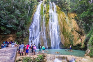Samaná desde Punta Cana: Cayo Levantado y Cascada El Limón
