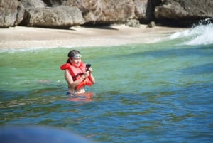 Samana: Monte Rojo Hiking & Carenero Bay Kayaking