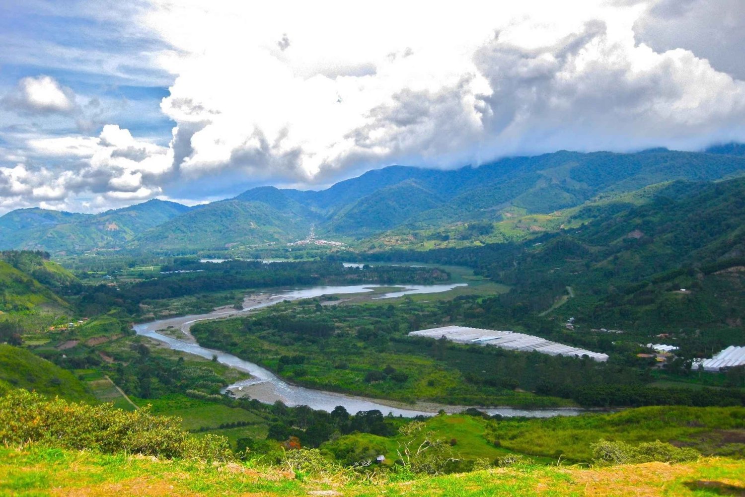 San Jose: Irazú Volcano, Cartago City & Orosi Valley Tour
