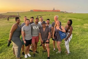 San Juan: Tour a pie por el casco antiguo al atardecer