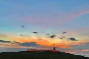 San Juan: Tour a pie por el casco antiguo al atardecer