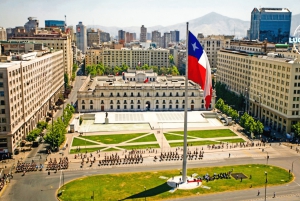 Santiago: Tour a pie por lo más destacado de la ciudad