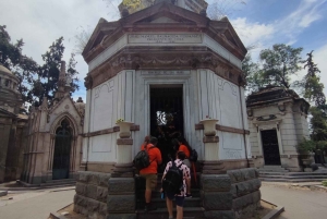 Santiago de Chile: Algemene begraafplaats met een gids van een lokale geschiedenisexpert