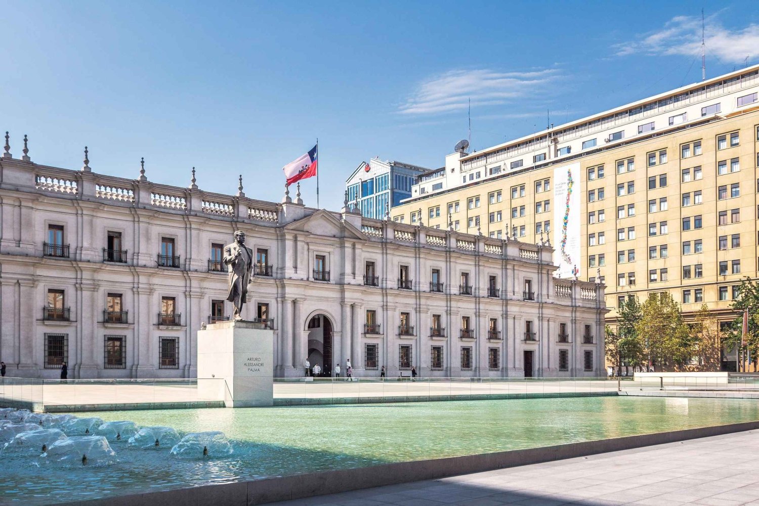 Santiago: La Moneda, Plaza de Armas & Historic Downtown Tour