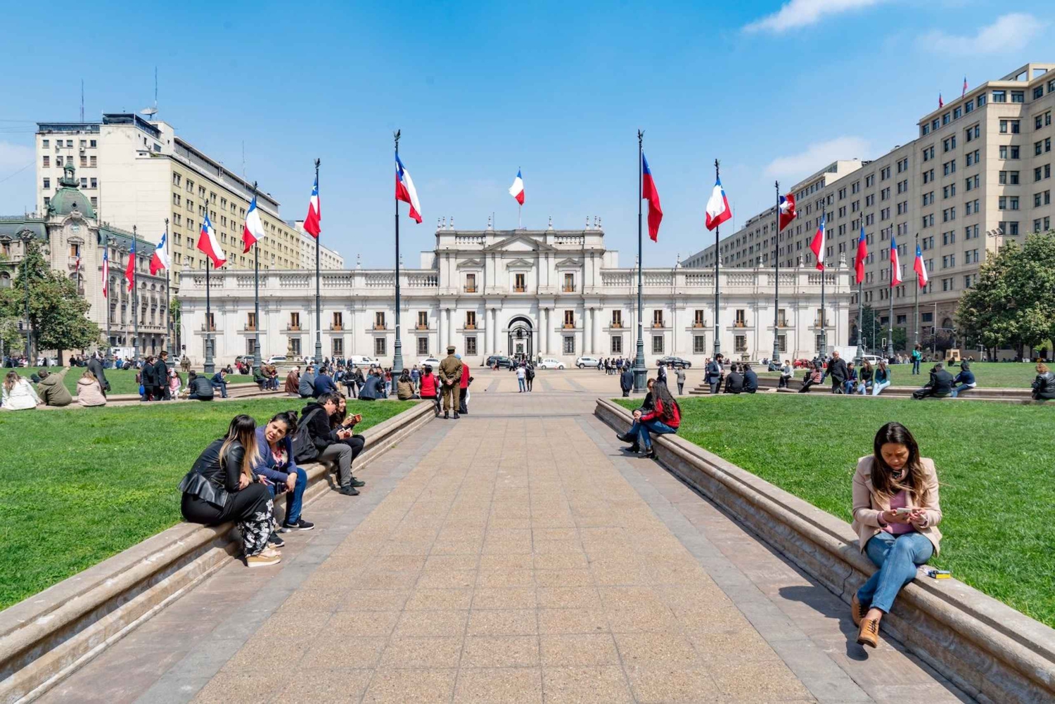 Santiago: La Moneda, Plaza de Armas & Historic Downtown Tour