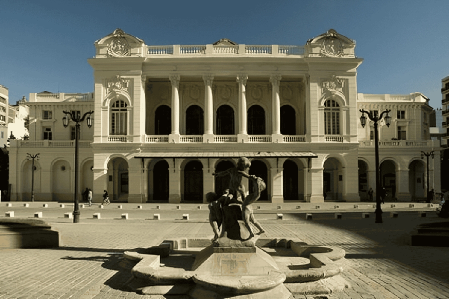 Santiago : Must-See Sites Walking Tour With A Guide