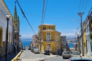 Santiago: Tour to Valparaiso and Casablanca