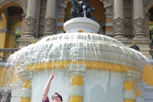 Santiago: Walking city historical & Cultural tour