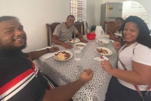Santo Domingo: City Life Lunch & Transportation Tour