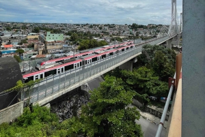 Santo Domingo: City Life Lunch & Transportation Tour