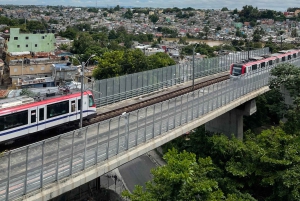 Santo Domingo: City Life Lunch & Transportation Tour