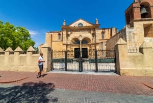 Stadsrundtur i Santo Domingo: Koloniala staden, Los Tres Ojos, lunch