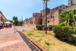 Stadsrundtur i Santo Domingo: Koloniala staden, Los Tres Ojos, lunch