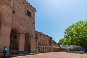 Stadsrundtur i Santo Domingo: Koloniala staden, Los Tres Ojos, lunch