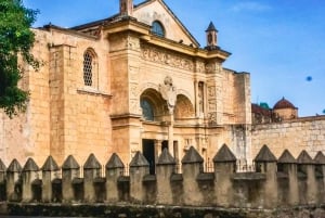 Santo Domingo: Stadstur i den koloniala staden + dag på stranden i Boca Chica med lunch