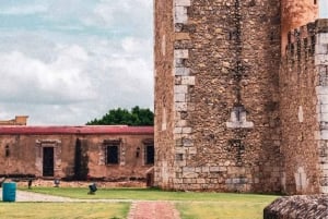 Santo Domingo: Stadstur i den koloniala staden + dag på stranden i Boca Chica med lunch