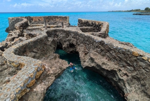 Santo Domingo: Los Tres Ojos, Boca Chica & More