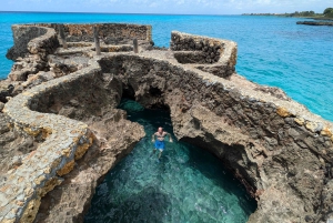 Santo Domingo: Los Tres Ojos, Boca Chica & More