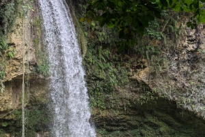 Santo Domingo: Los Tres Ojos & Waterfall Tour