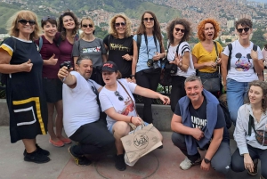 Tour condiviso della Comuna 13 e della funivia Aurora a Medellin