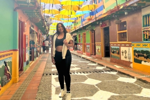 Visita Guatape e aldeias, passeio de barco com pequeno-almoço e almoço Medellin