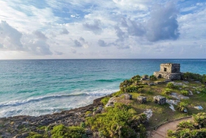 Archeologische site Tulum vanuit Playa del Carmen