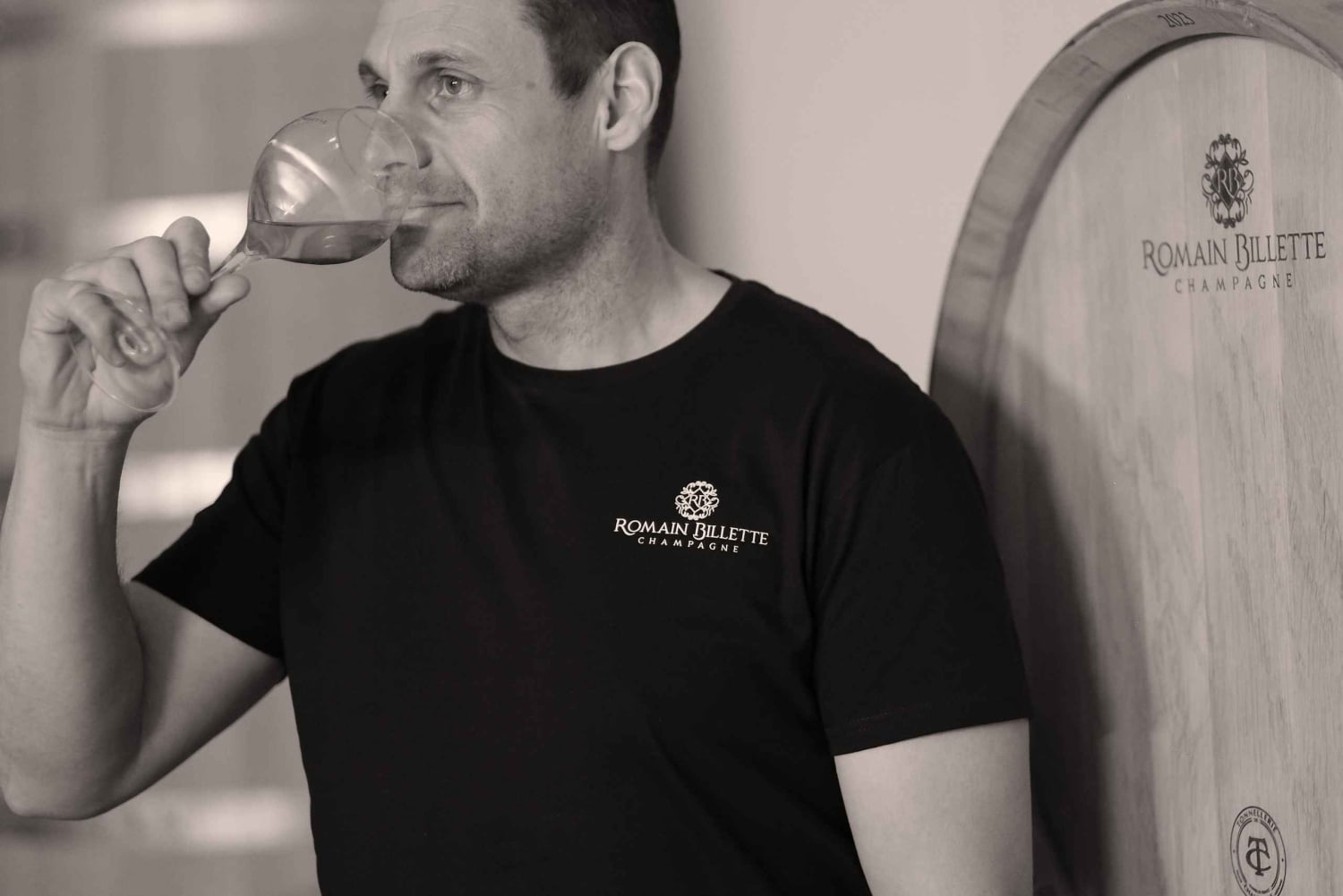 Urville: Tour and champagne tasting with cheese and honey pairings