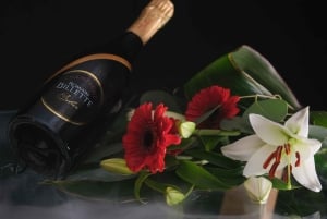 Urville: Tour and champagne tasting with cheese and honey pairings