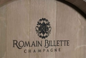 Urville: Tour and champagne tasting with cheese and honey pairings