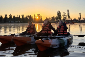 Xochimilco : lever du soleil en kayak à Mexico