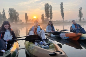 Xochimilco : lever du soleil en kayak à Mexico