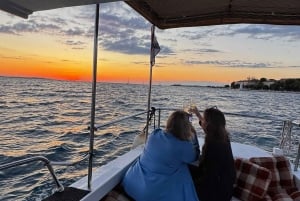 ザダル：シャンパンを楽しむサンセットボートツアーをお楽しみください