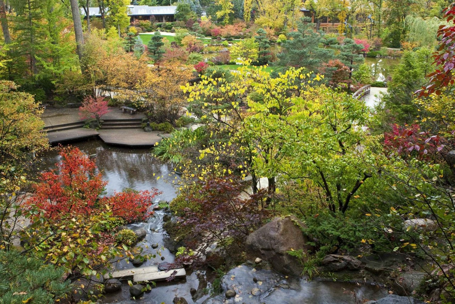 1-Day Tour Lake Geneva & Anderson Japanese Gardens