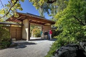 1-Day Tour Lake Geneva & Anderson Japanese Gardens