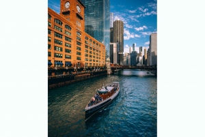 Chicago: Chicagossa: Arkkitehtuuriveneajelu drinkkien kera