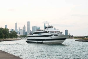 Chicago: Fireworks Buffet Dinner Cruise on Lake Michigan
