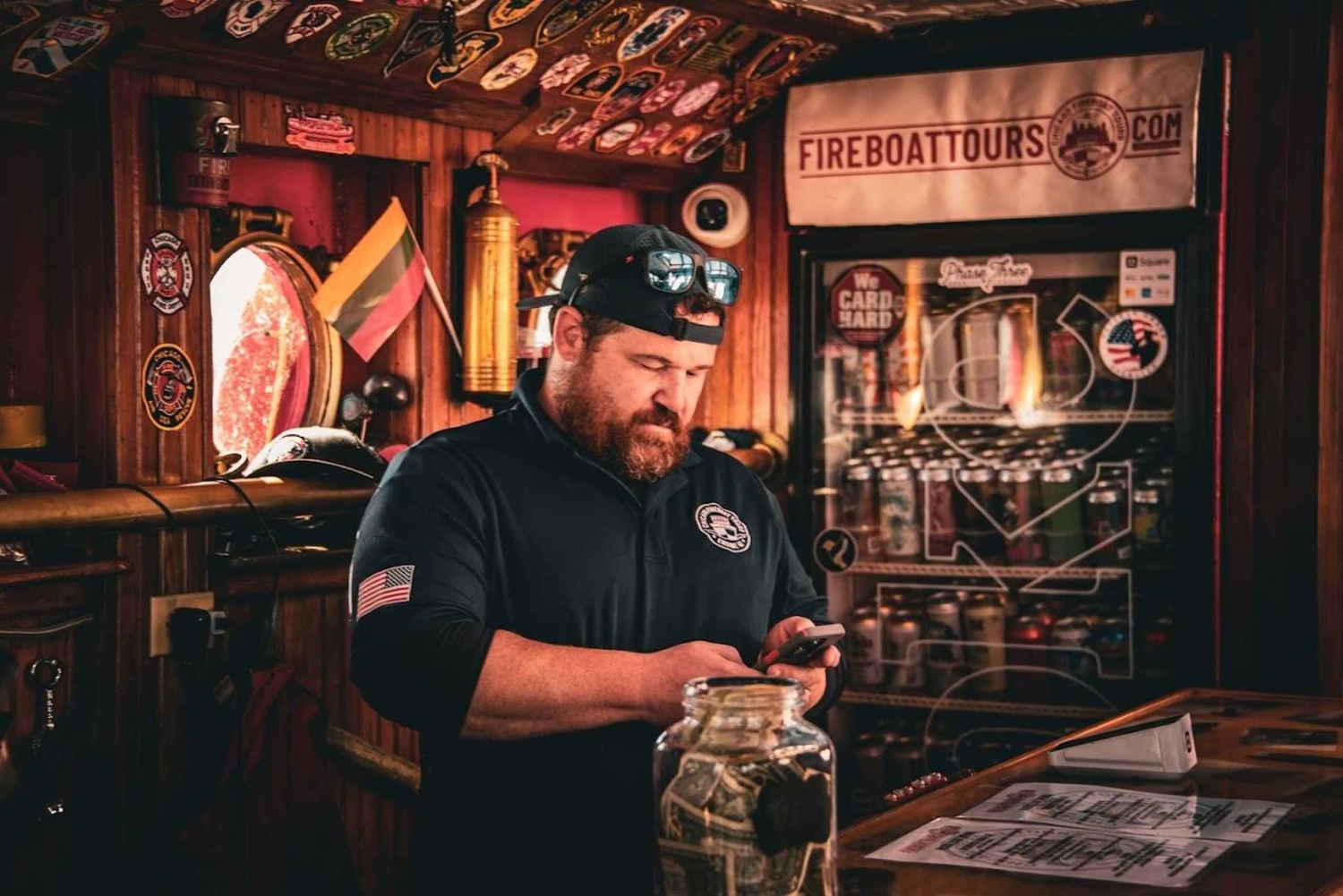 シカゴ：歴史的な消防船で楽しむ花火クルーズをお楽しみください