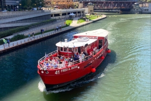 シカゴ：歴史的な消防船で楽しむ花火クルーズをお楽しみください