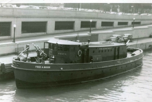 シカゴ：歴史的な消防船で楽しむ花火クルーズをお楽しみください