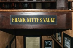 Chicago: Gangsters and Food Tasting Walking Tour