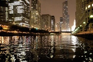 Chicago: Ghosts and Gangsters Night Kayak Tour