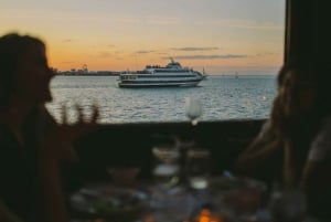Chicago: Lake Michigan Gourmet Brunch/Lunch/Dinner Bootstour