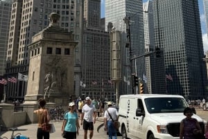 Chicago: Magnificent Mile -kierros ja valinnainen 360 Chicago