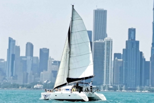 Chicago: Vela privata in catamarano per un massimo di 12 persone