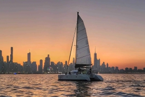 Chicago: Vela privata in catamarano per un massimo di 12 persone