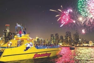 Chicago: crociera con fuochi d'artificio in motoscafo Seadog sul lago Michigan