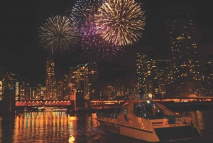 Em Chicago: Cruzeiro de fogo de artifício em lancha rápida Seadog no Lago Michigan