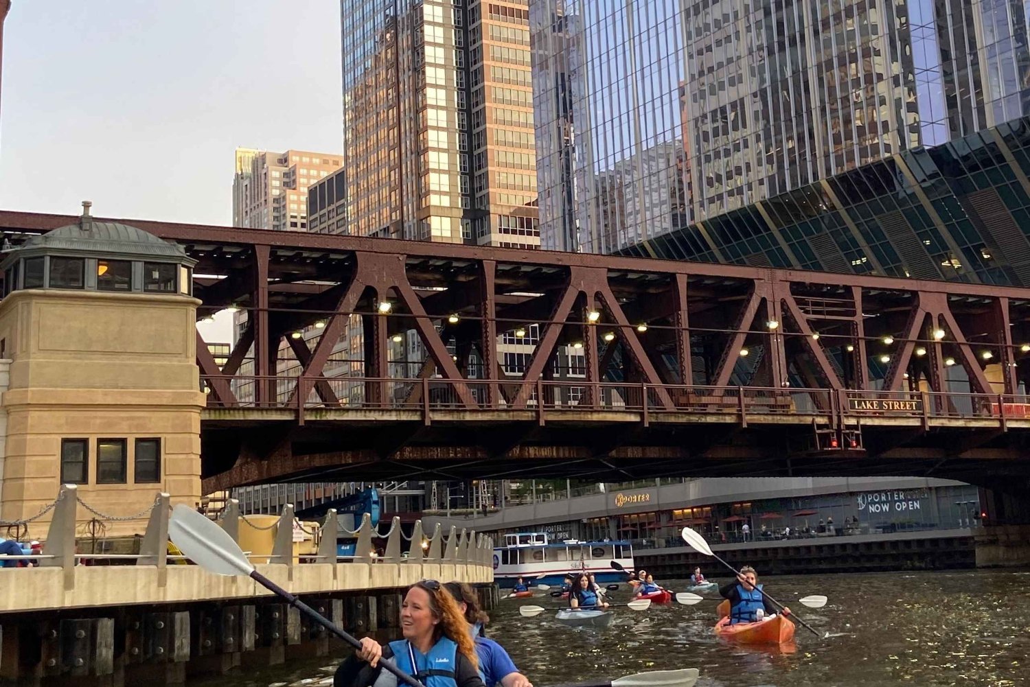 Chicago: Kajaktocht bij zonsondergang op de Chicago River