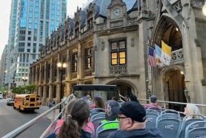 Chicago: Auringonlaskun kiertoajelu avoimella bussilla ja elävällä oppaalla.