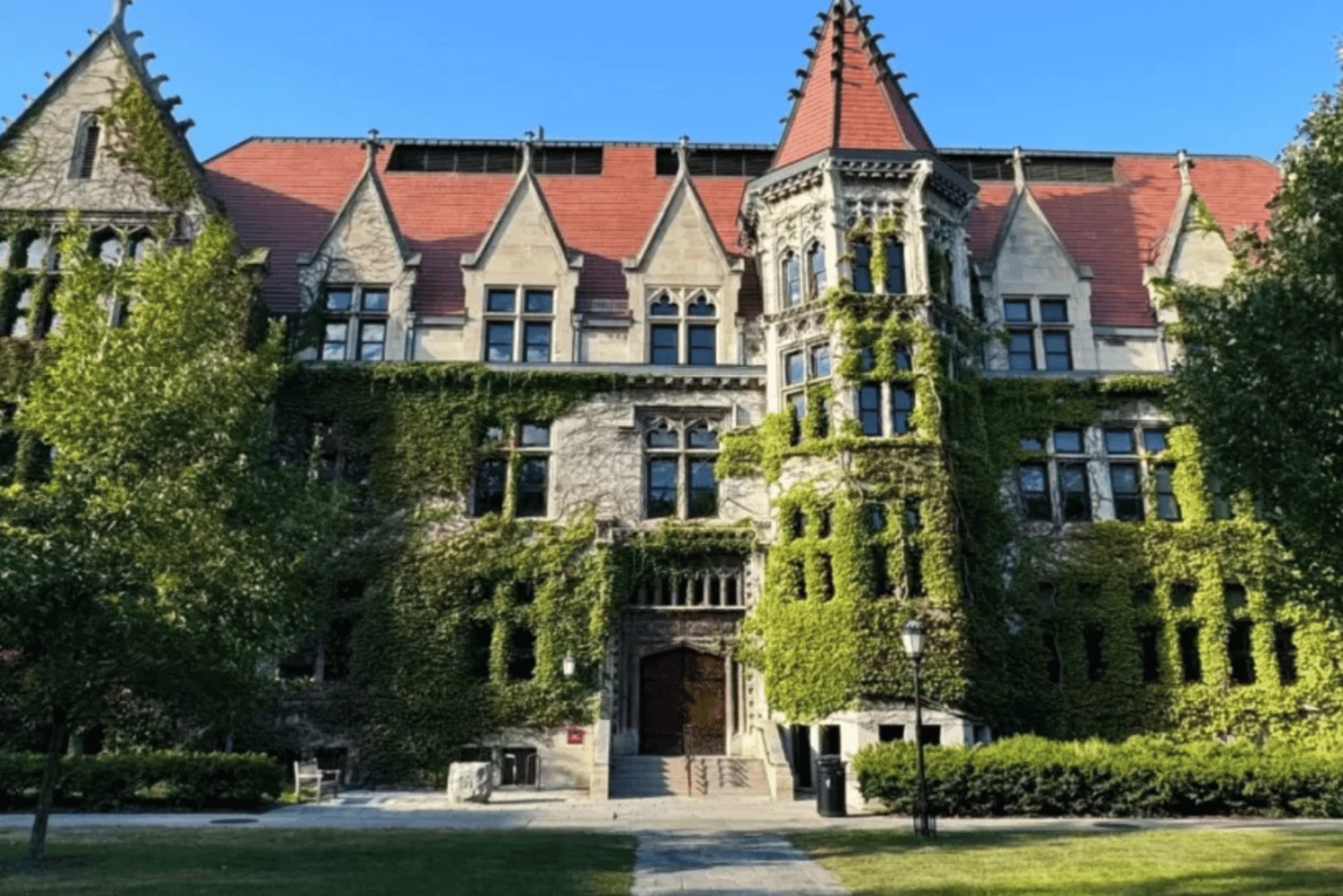 Chicago: University of Chicago Student-Led Campus Tour